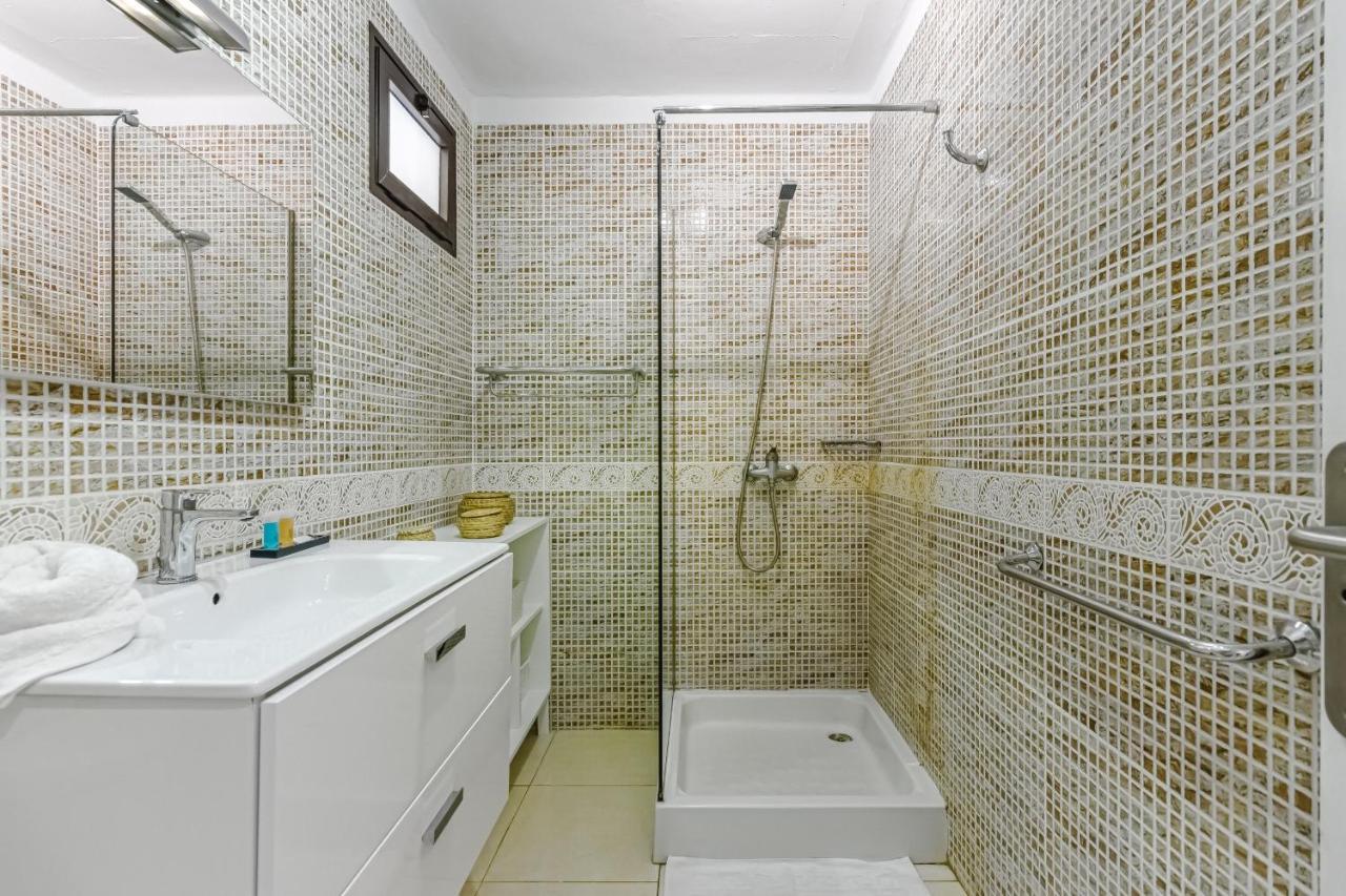 Fantastic Large Studio In Front Of Beach Heated Pool Wifi أرونا المظهر الخارجي الصورة