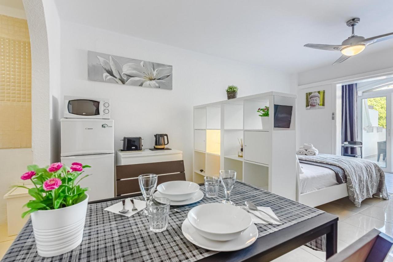 Fantastic Large Studio In Front Of Beach Heated Pool Wifi أرونا المظهر الخارجي الصورة