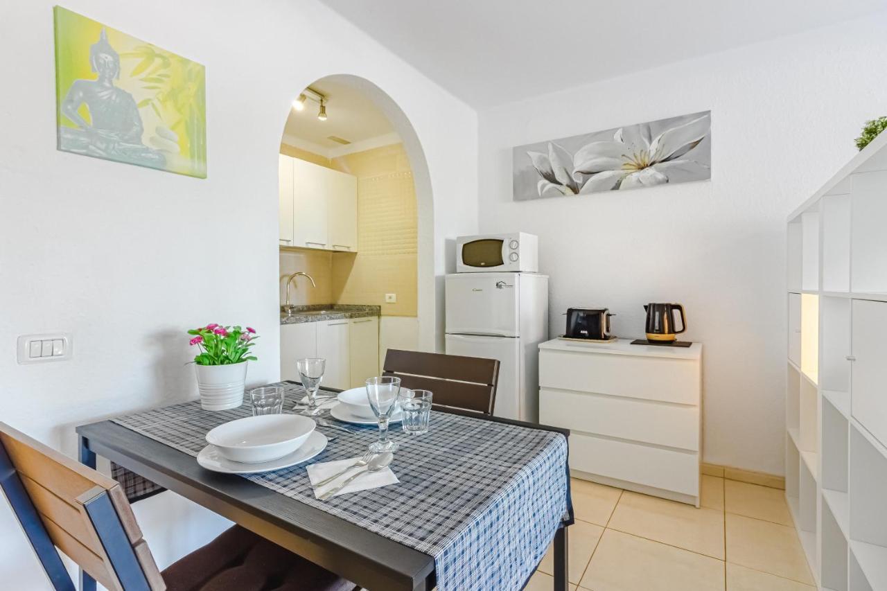 Fantastic Large Studio In Front Of Beach Heated Pool Wifi أرونا المظهر الخارجي الصورة