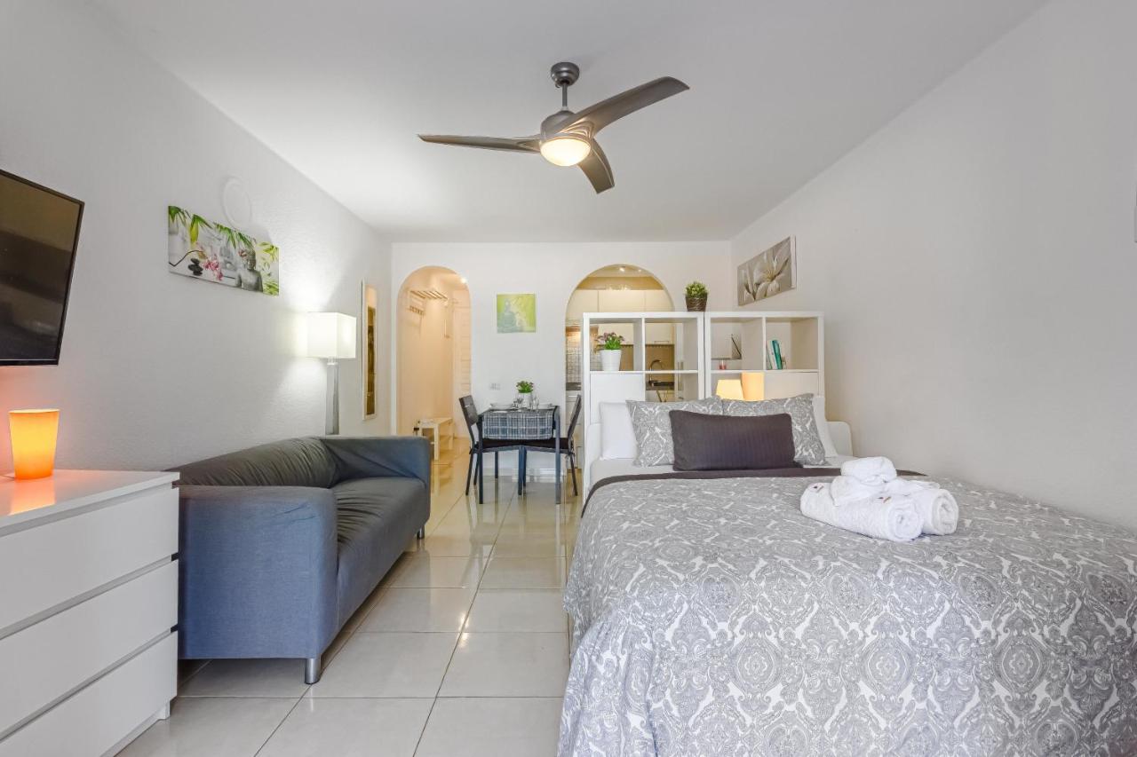 Fantastic Large Studio In Front Of Beach Heated Pool Wifi أرونا المظهر الخارجي الصورة
